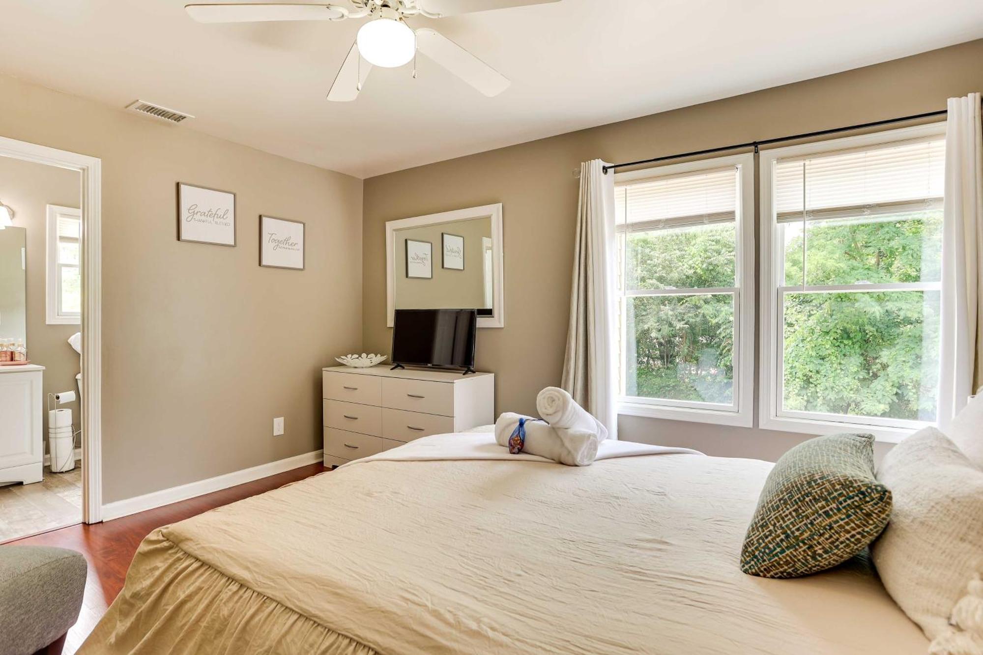 - Walk To Restaurants! Holiday home Louisville